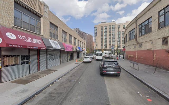 Photo of Universal Threading & Waxing Far Rockaway