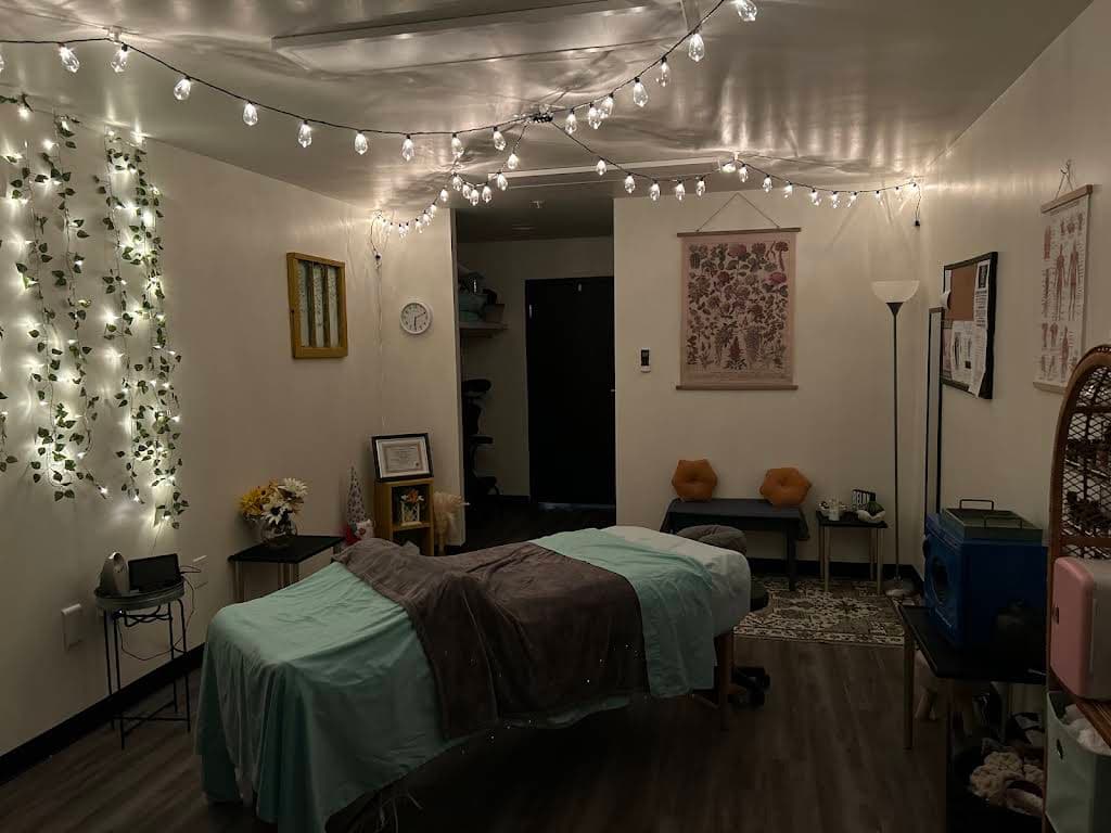 Photo of Samantha Hartnett- Licensed Massage Therapist