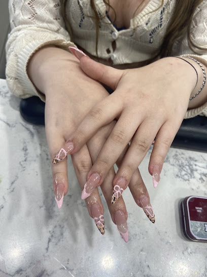Lux Spa Nails