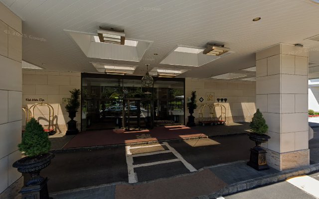 Red Hots Spa at the Garden City Hotel