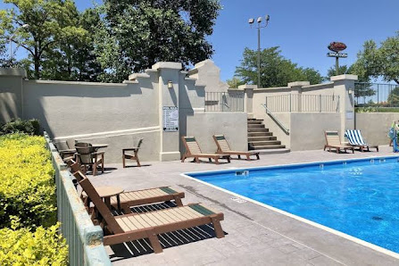 No Stairs! Great View - Massage Chair - Central Branson- Heated Pool-King Beds