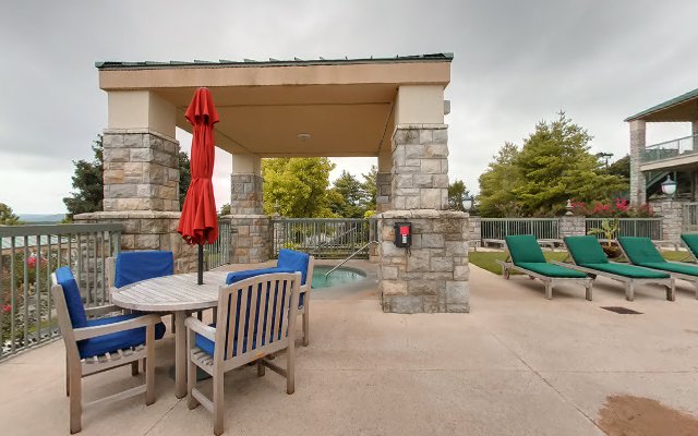 Chateau on the Lake Resort Spa & Convention Center