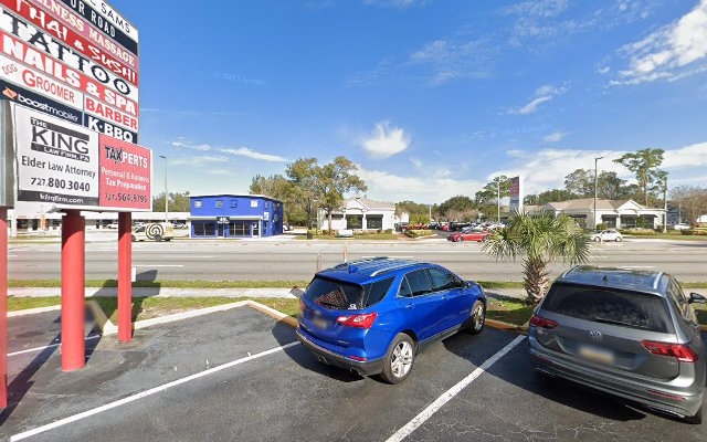 𝐿𝐴𝑆𝐻 𝑁𝐴𝐼𝐿𝑆 PINELLAS