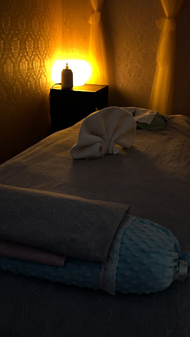Signature Reflexology & Massage