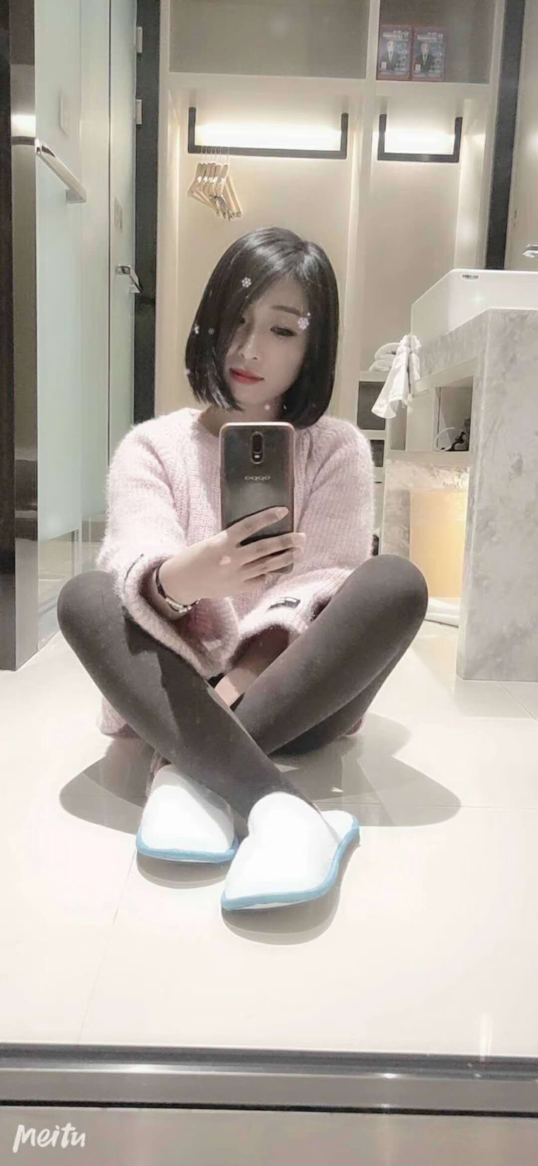Lily or LiLi photo