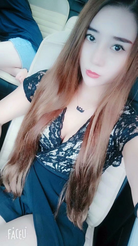 Leona photo