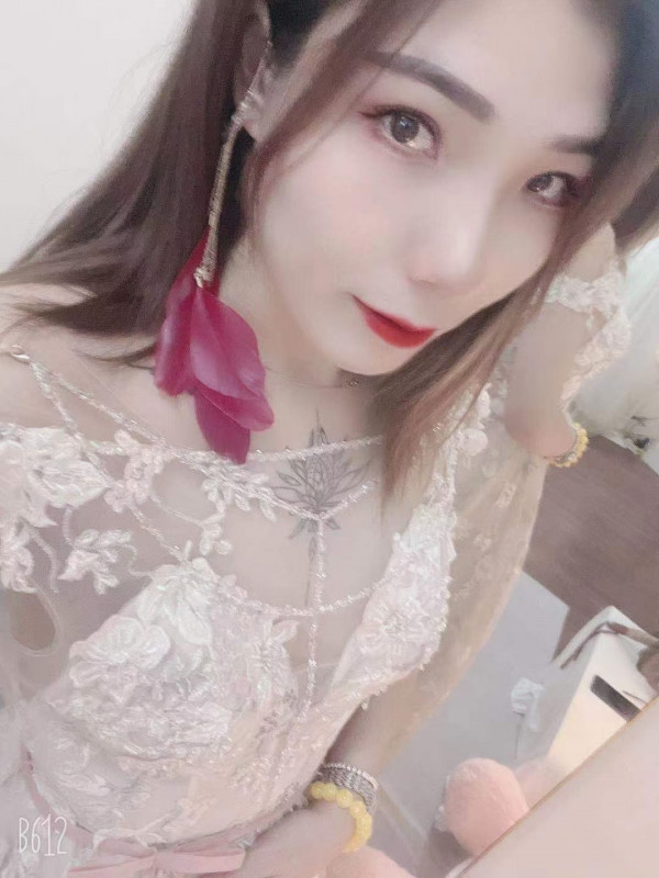 Liora photo