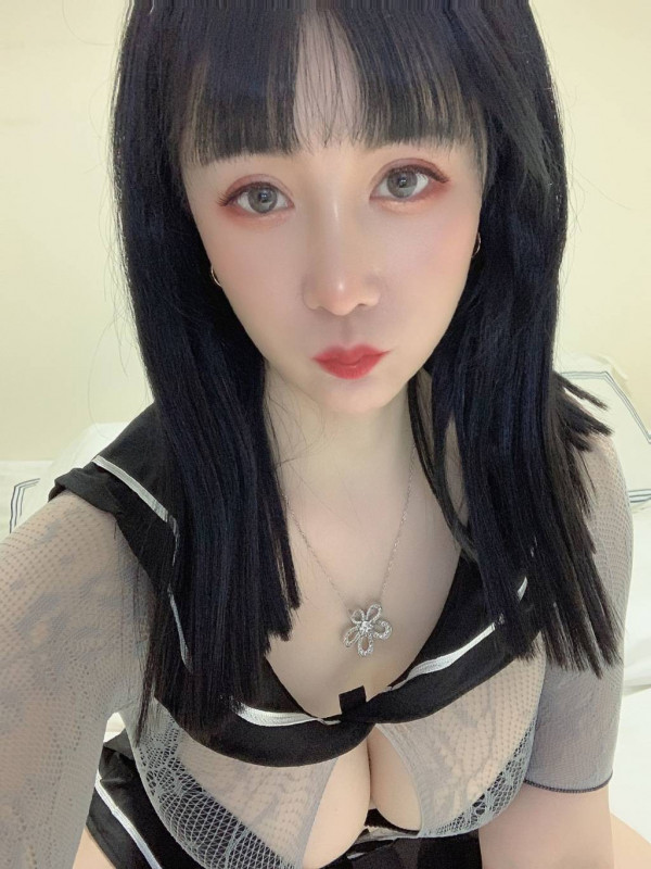Bimbo photo
