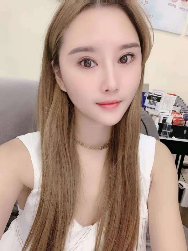 apirl photo